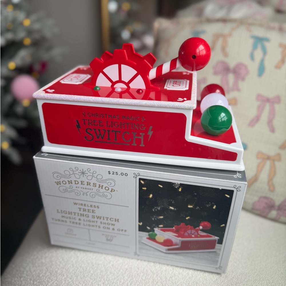 Wondershop Red Tree Lighting Switch